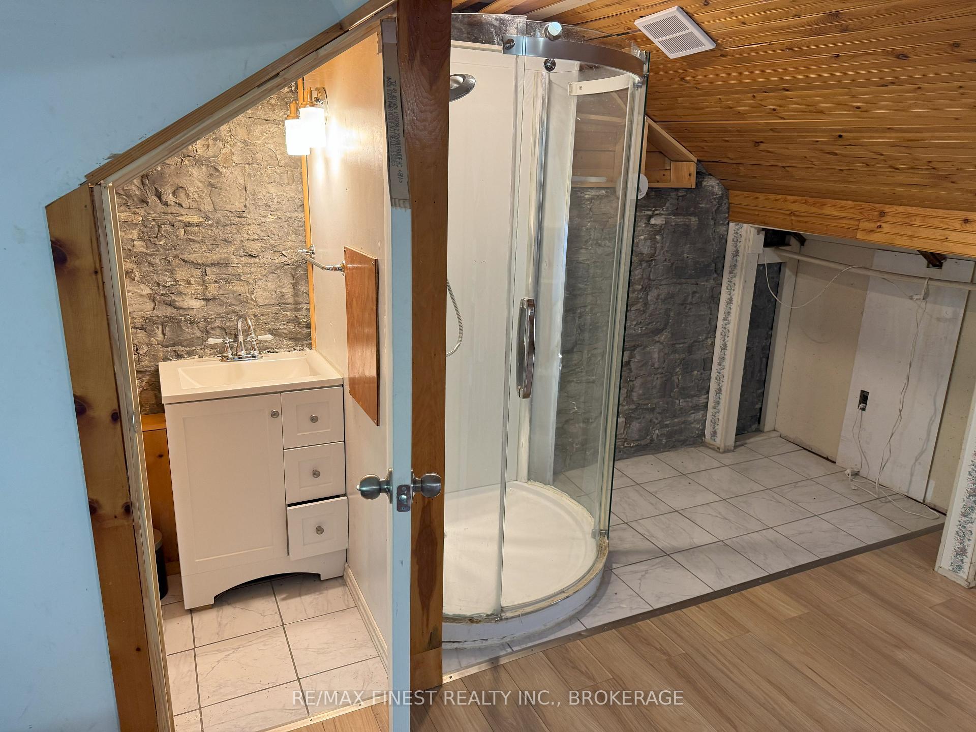 Photo 18 of 202 King Street E, Kingston, Central City East — HOMEH