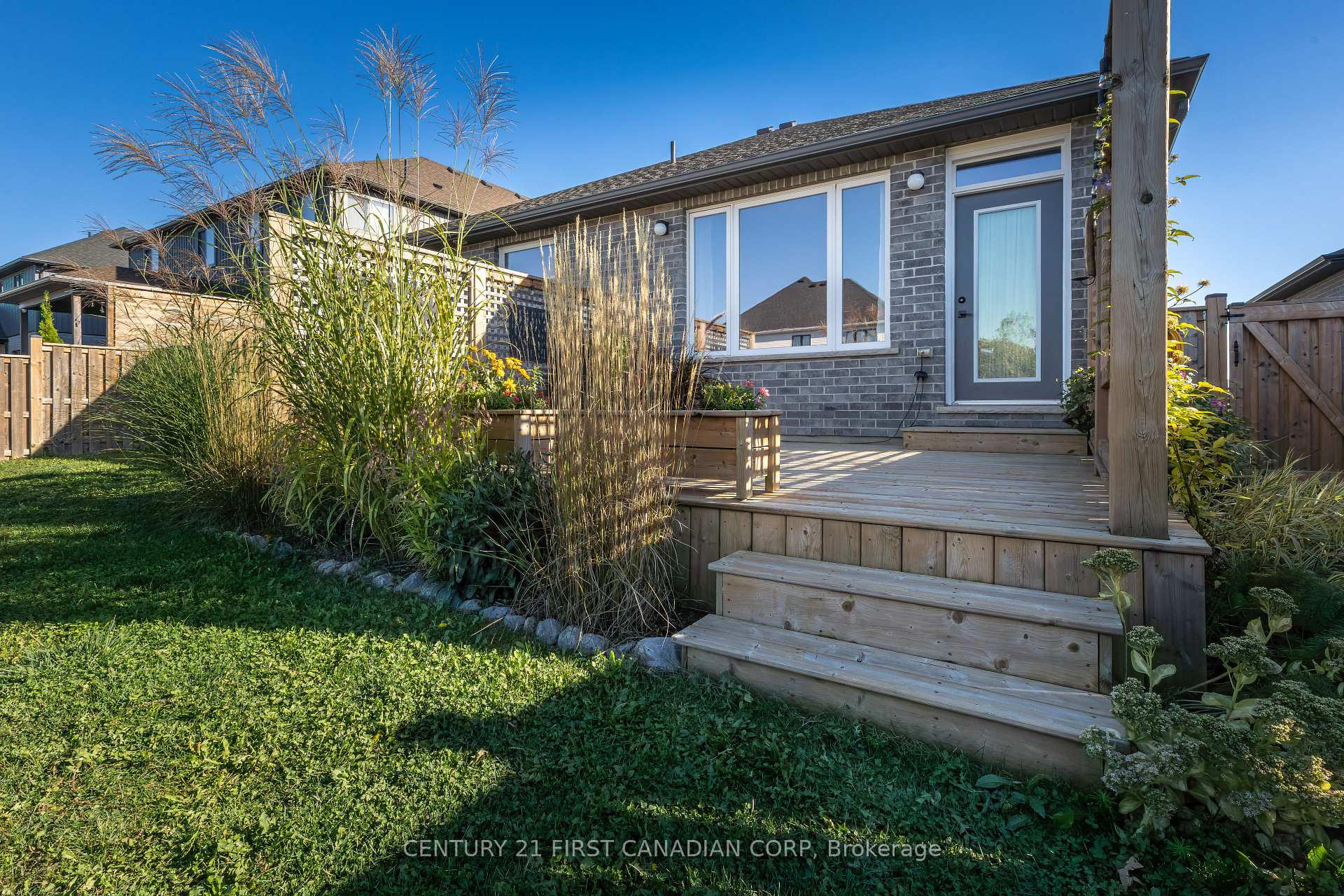 Photo 25 of 106 Stuart Avenue, Lucan Biddulph, Lucan — HOMEH