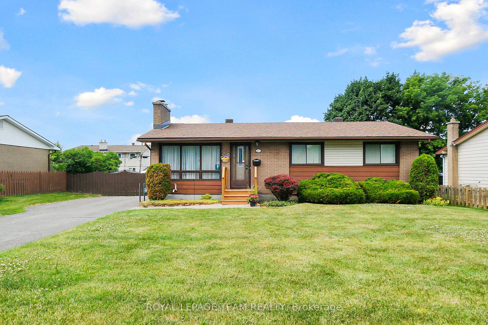 Photo 1 of 41 Viewmount Drive, Ottawa, Meadowlands/Crestview — HOMEH