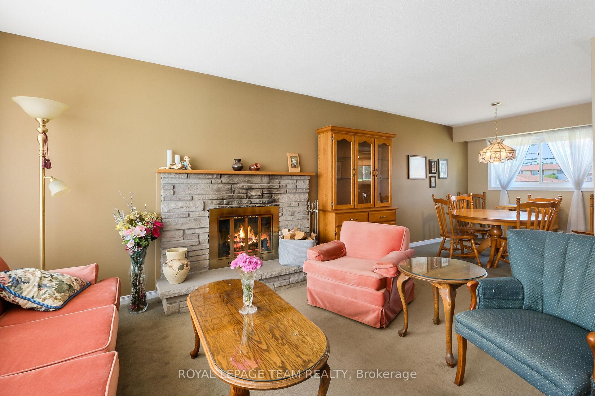 Photo 6 of 41 Viewmount Drive, Ottawa, Meadowlands/Crestview — HOMEH