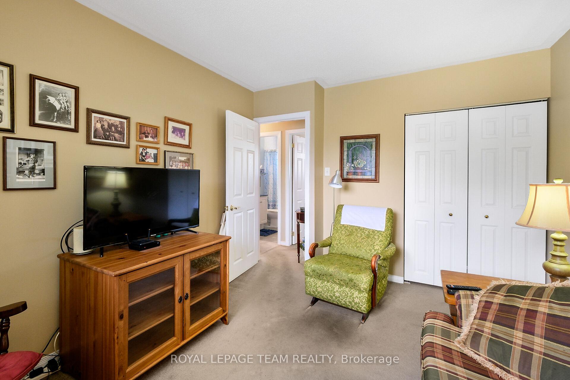 Photo 20 of 41 Viewmount Drive, Ottawa, Meadowlands/Crestview — HOMEH