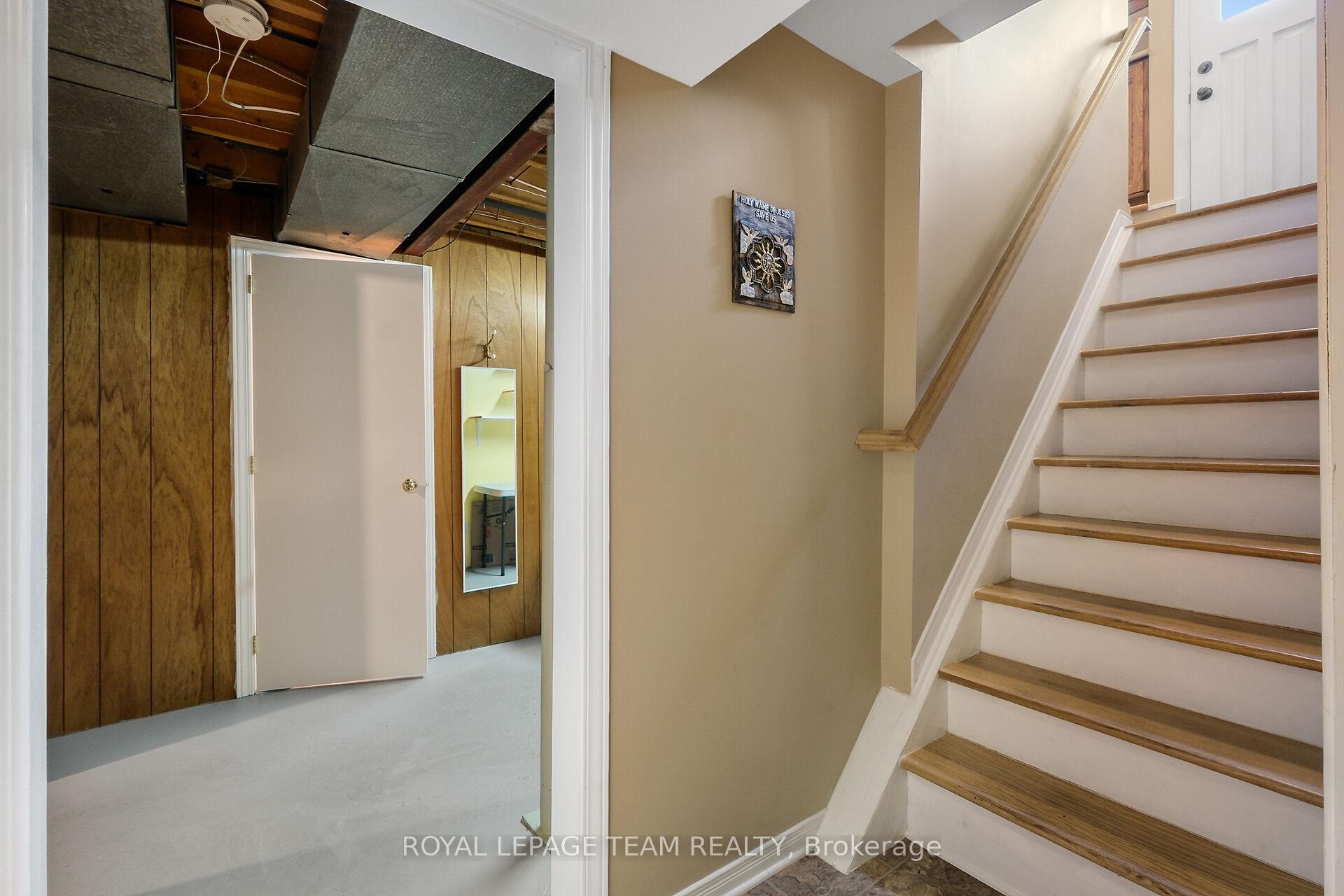 Photo 23 of 41 Viewmount Drive, Ottawa, Meadowlands/Crestview — HOMEH