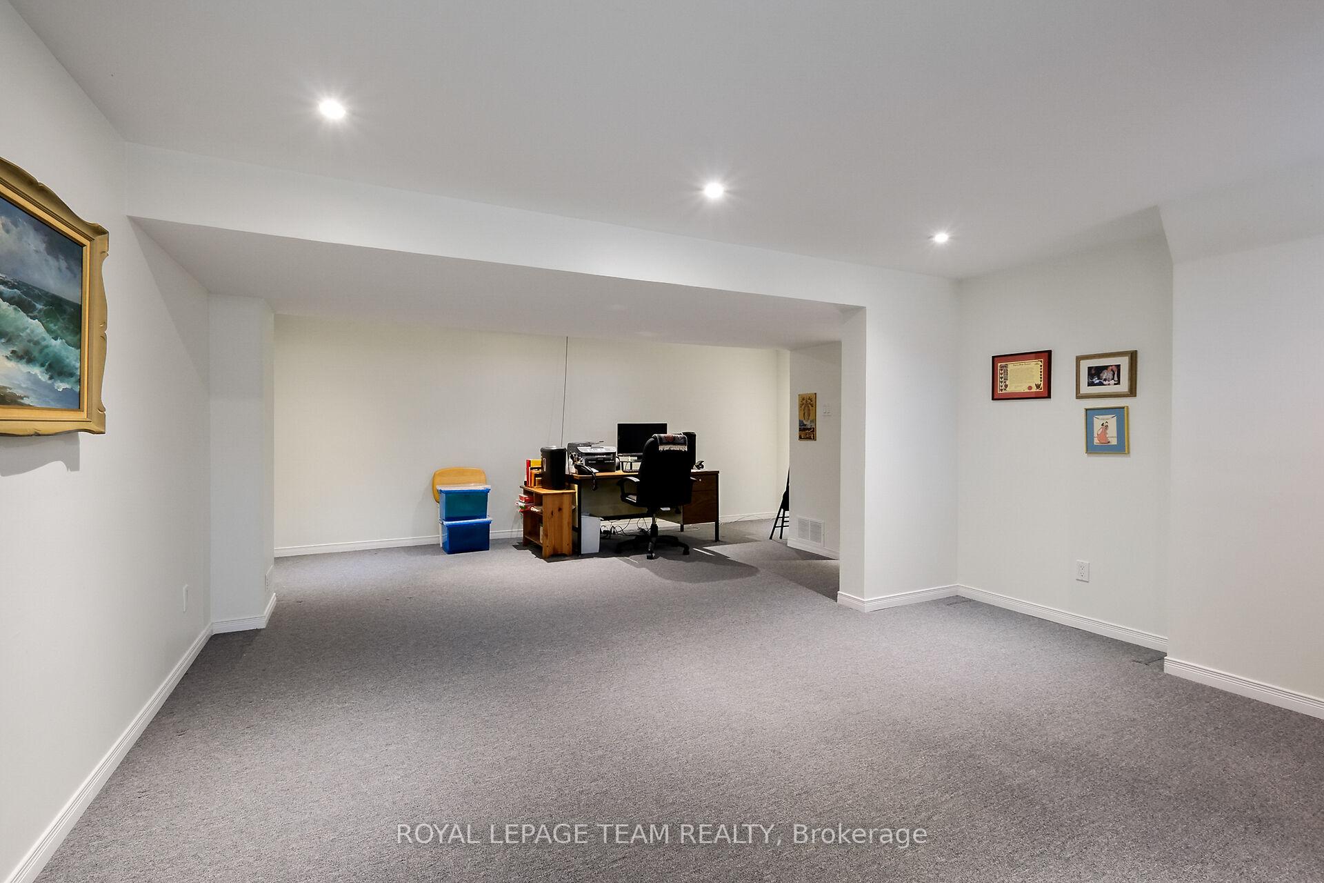 Photo 25 of 41 Viewmount Drive, Ottawa, Meadowlands/Crestview — HOMEH