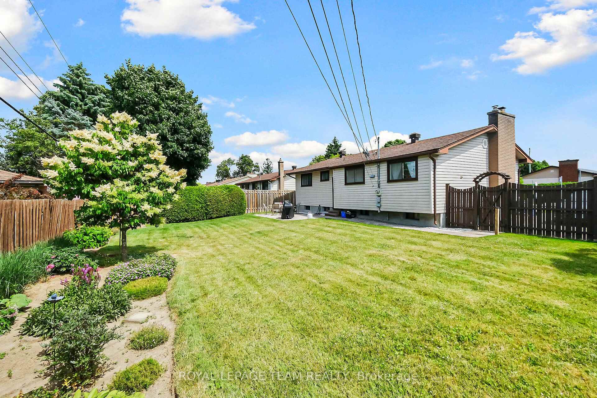 Photo 35 of 41 Viewmount Drive, Ottawa, Meadowlands/Crestview — HOMEH