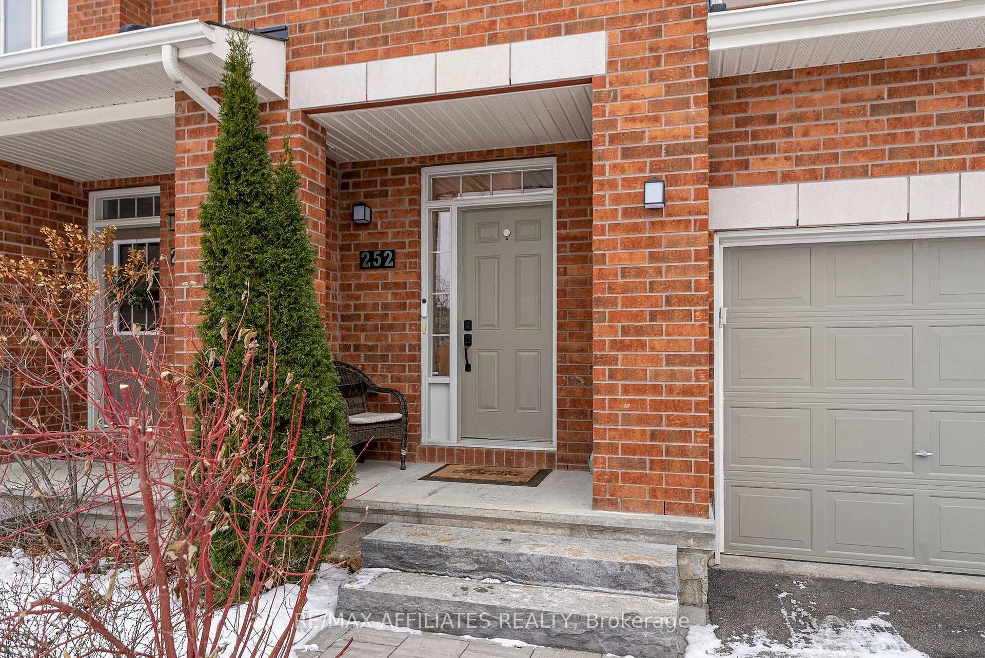 Photo 2 of 252 Maxwell Bridge Road, Ottawa, Kanata - Morgan's Grant/South March — HOMEH