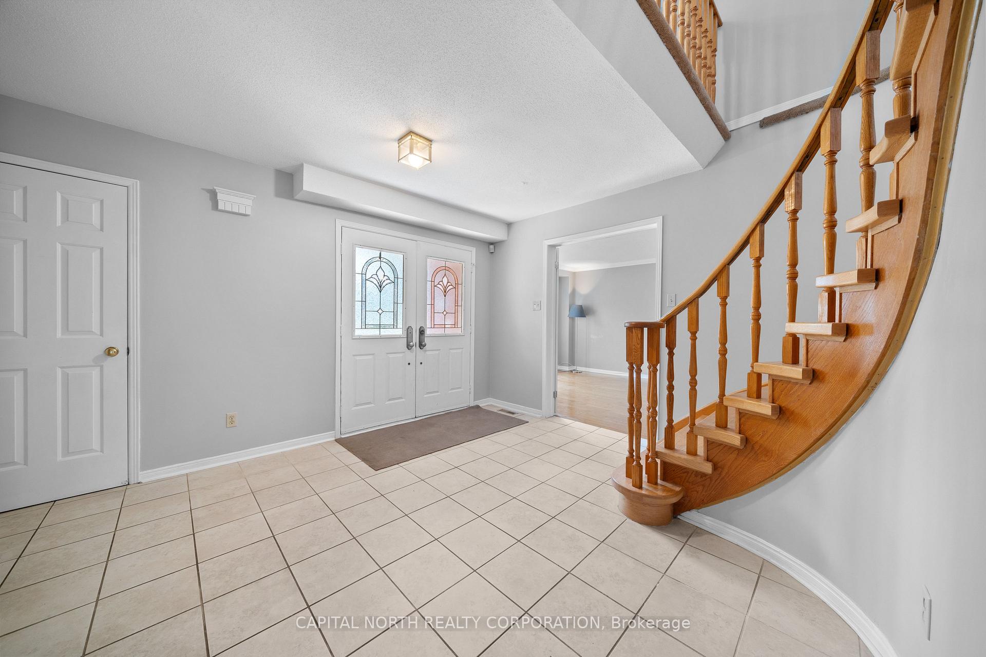 Photo 6 of 40 Humber Valley Crescent, King, King City — HOMEH