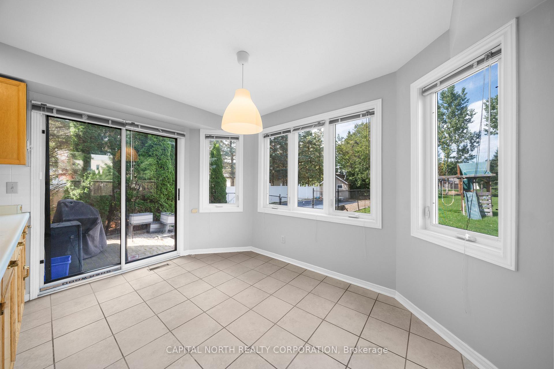 Photo 15 of 40 Humber Valley Crescent, King, King City — HOMEH