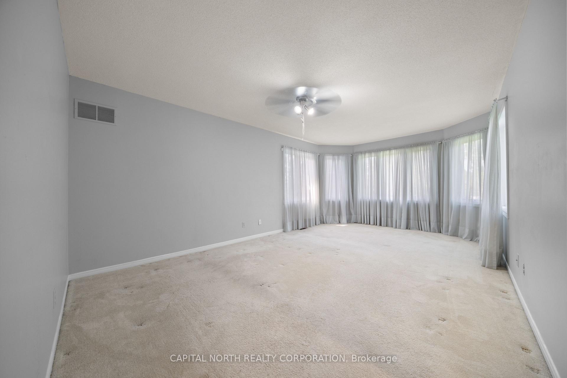 Photo 20 of 40 Humber Valley Crescent, King, King City — HOMEH