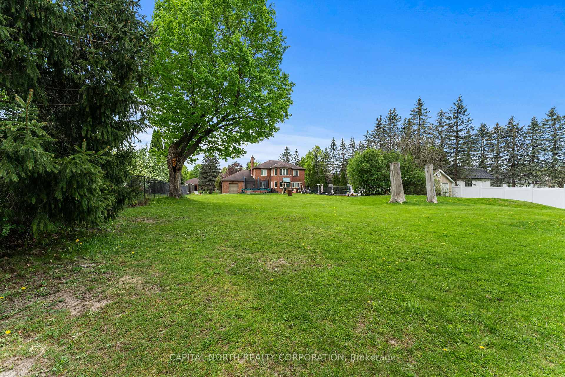 Photo 34 of 40 Humber Valley Crescent, King, King City — HOMEH