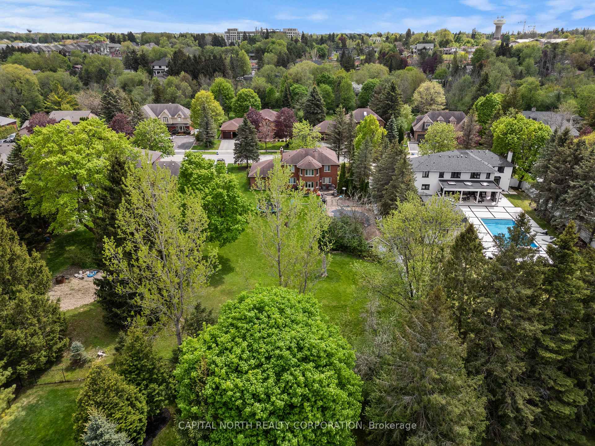 Photo 37 of 40 Humber Valley Crescent, King, King City — HOMEH