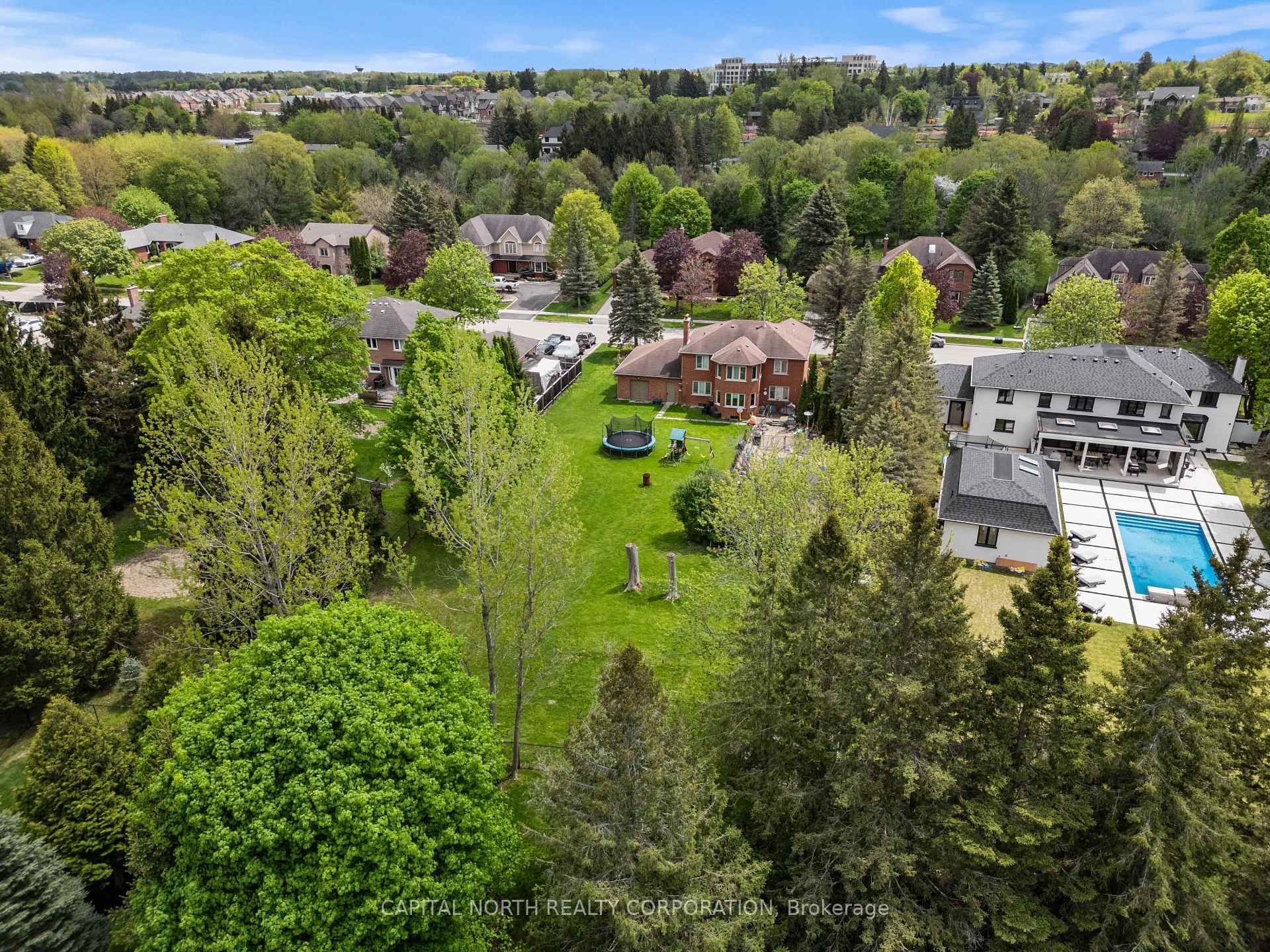 Photo 38 of 40 Humber Valley Crescent, King, King City — HOMEH