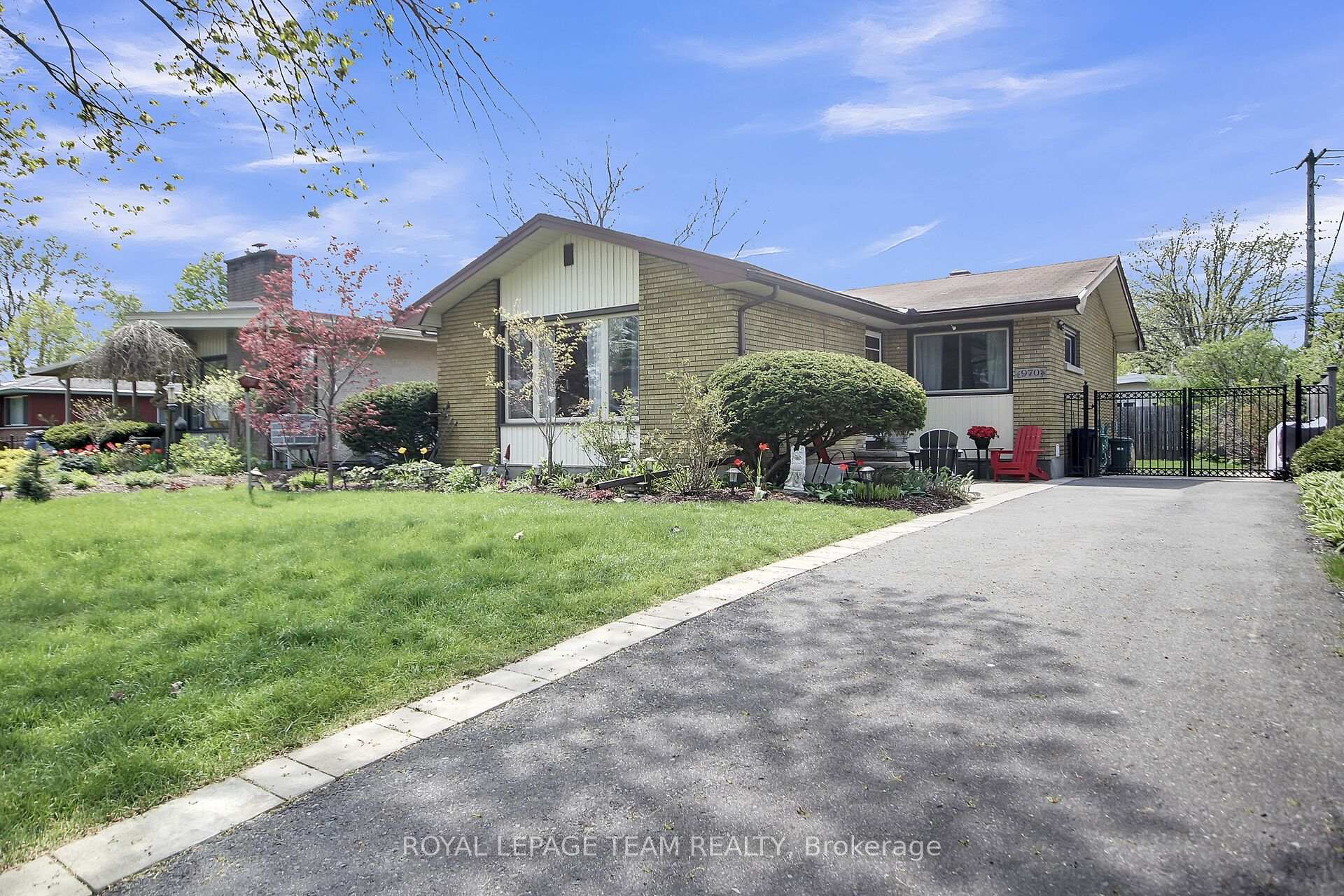 Front of 970 Parkhurst Boulevard