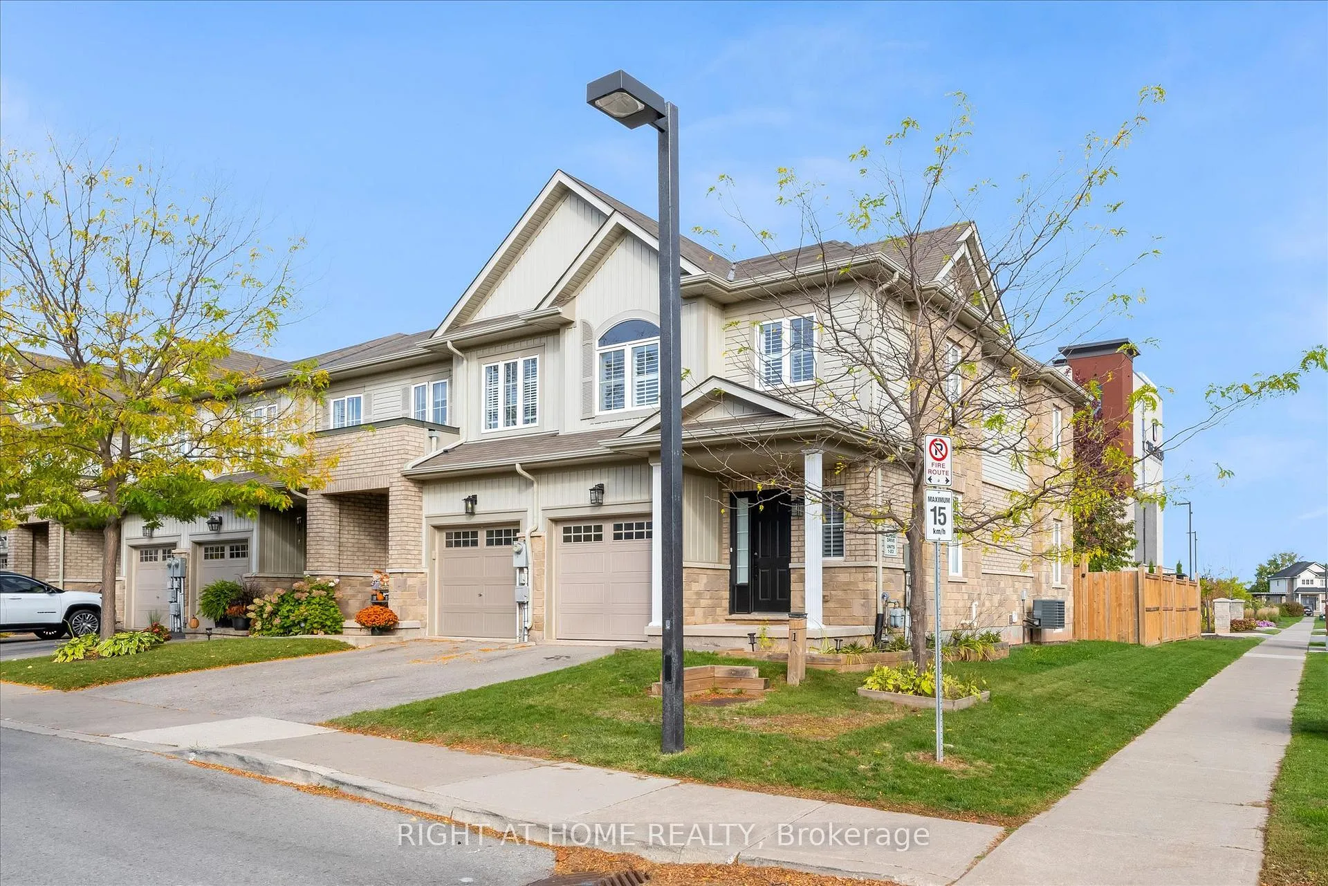 Photo 2 of Unit 1, 5084 Alyssa Drive, Lincoln, Beamsville — HOMEH