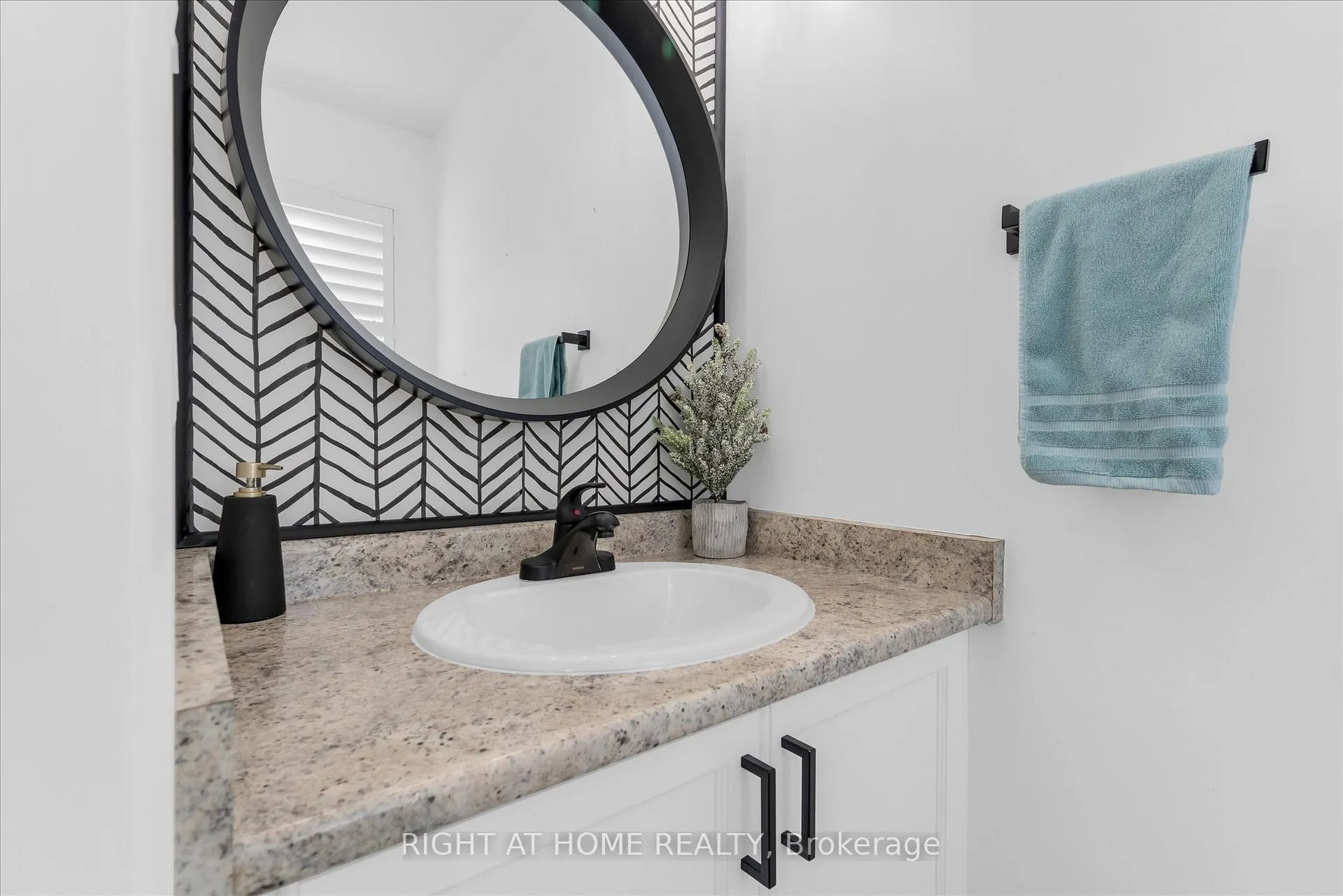 Photo 6 of Unit 1, 5084 Alyssa Drive, Lincoln, Beamsville — HOMEH