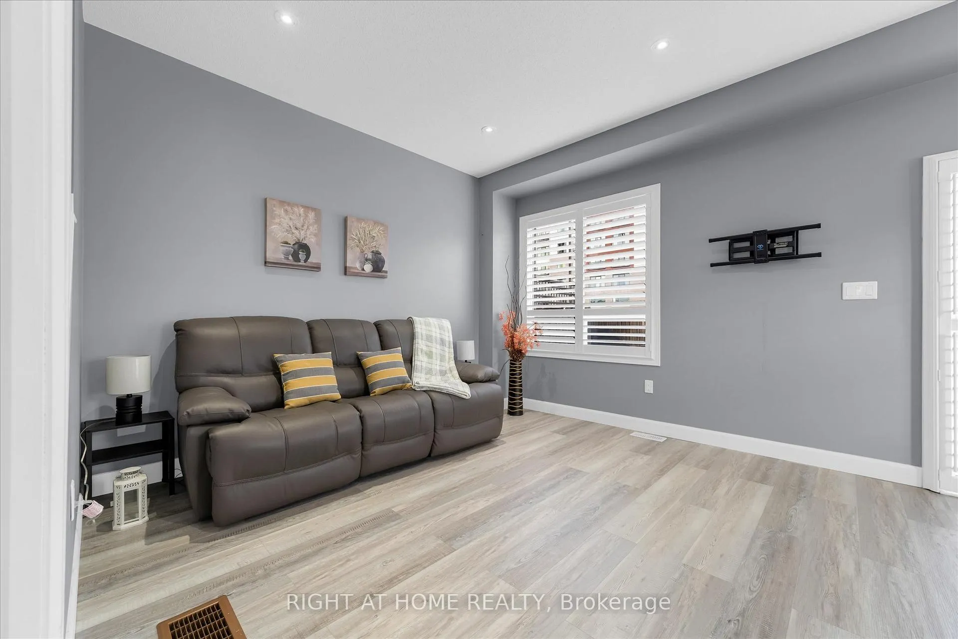 Photo 8 of Unit 1, 5084 Alyssa Drive, Lincoln, Beamsville — HOMEH