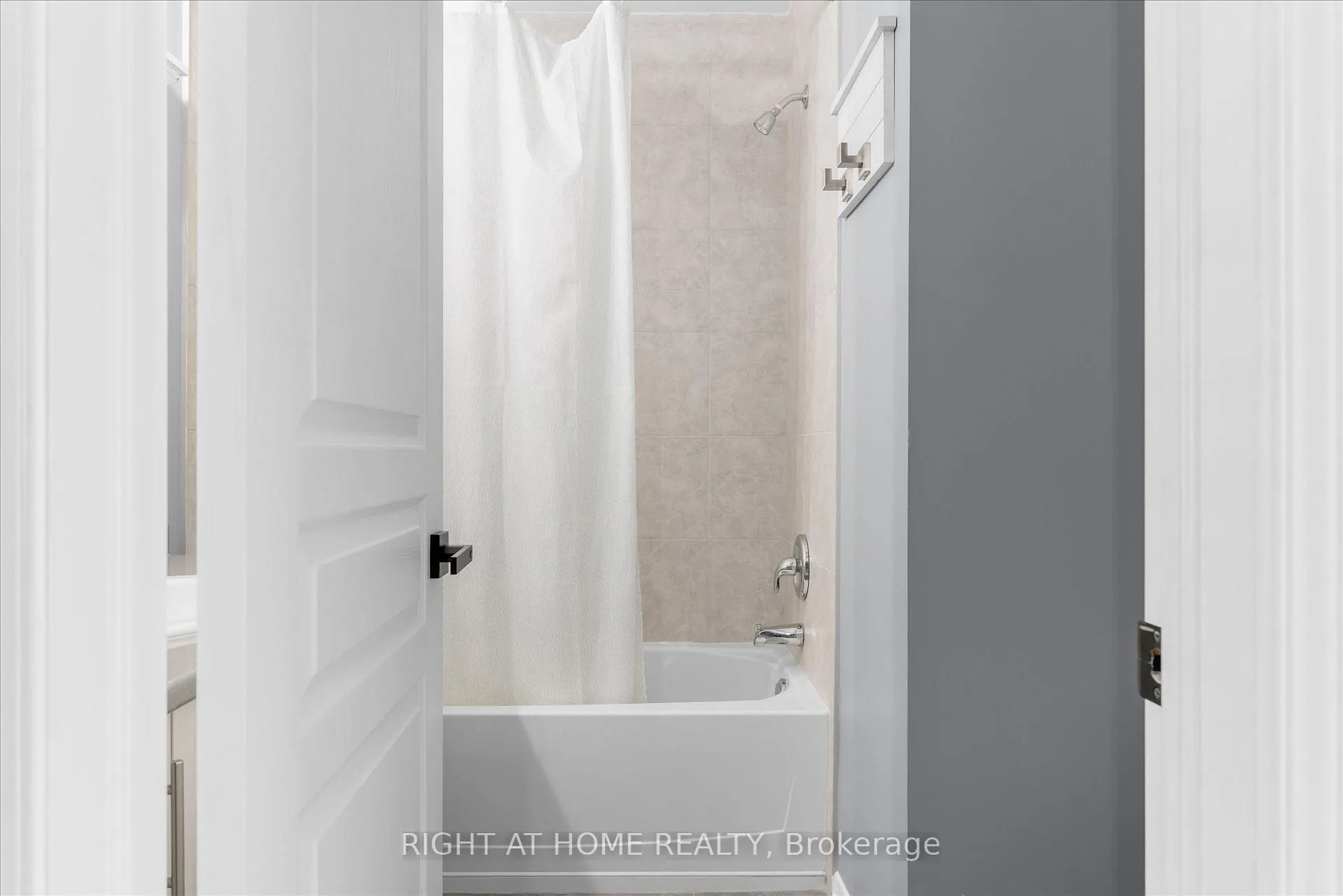Photo 17 of Unit 1, 5084 Alyssa Drive, Lincoln, Beamsville — HOMEH