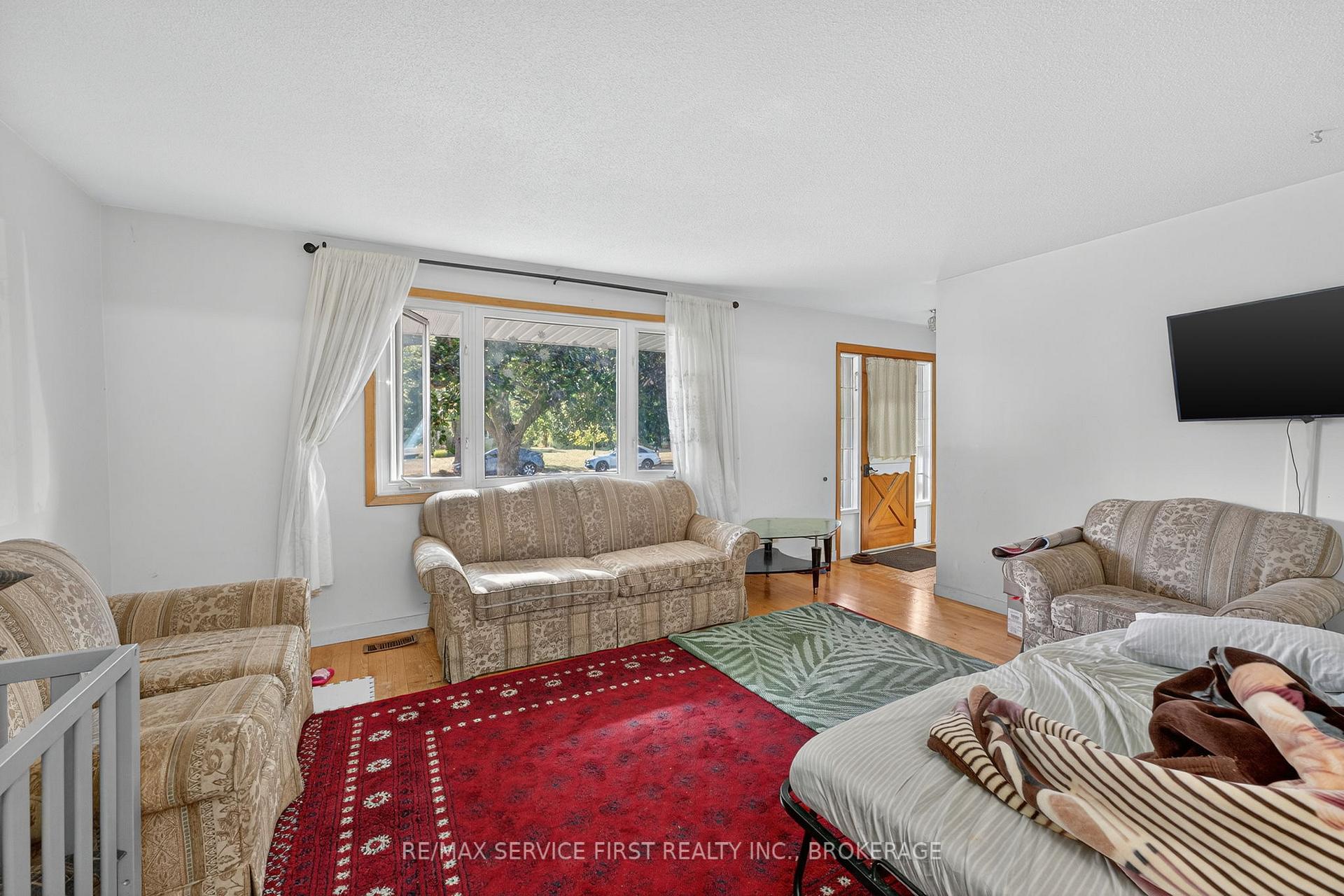 Photo 6 of 690 Fleet Street, Kingston, South of Taylor-Kidd Blvd — HOMEH
