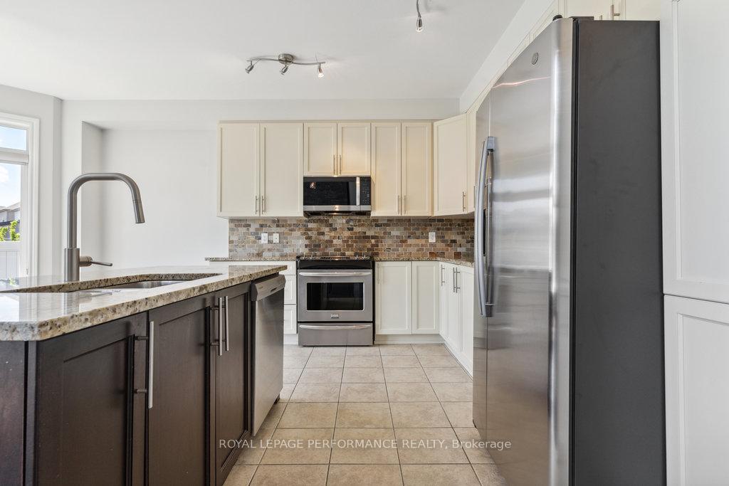 Photo 20 of 941 Rotary Way, Ottawa, Leitrim — HOMEH