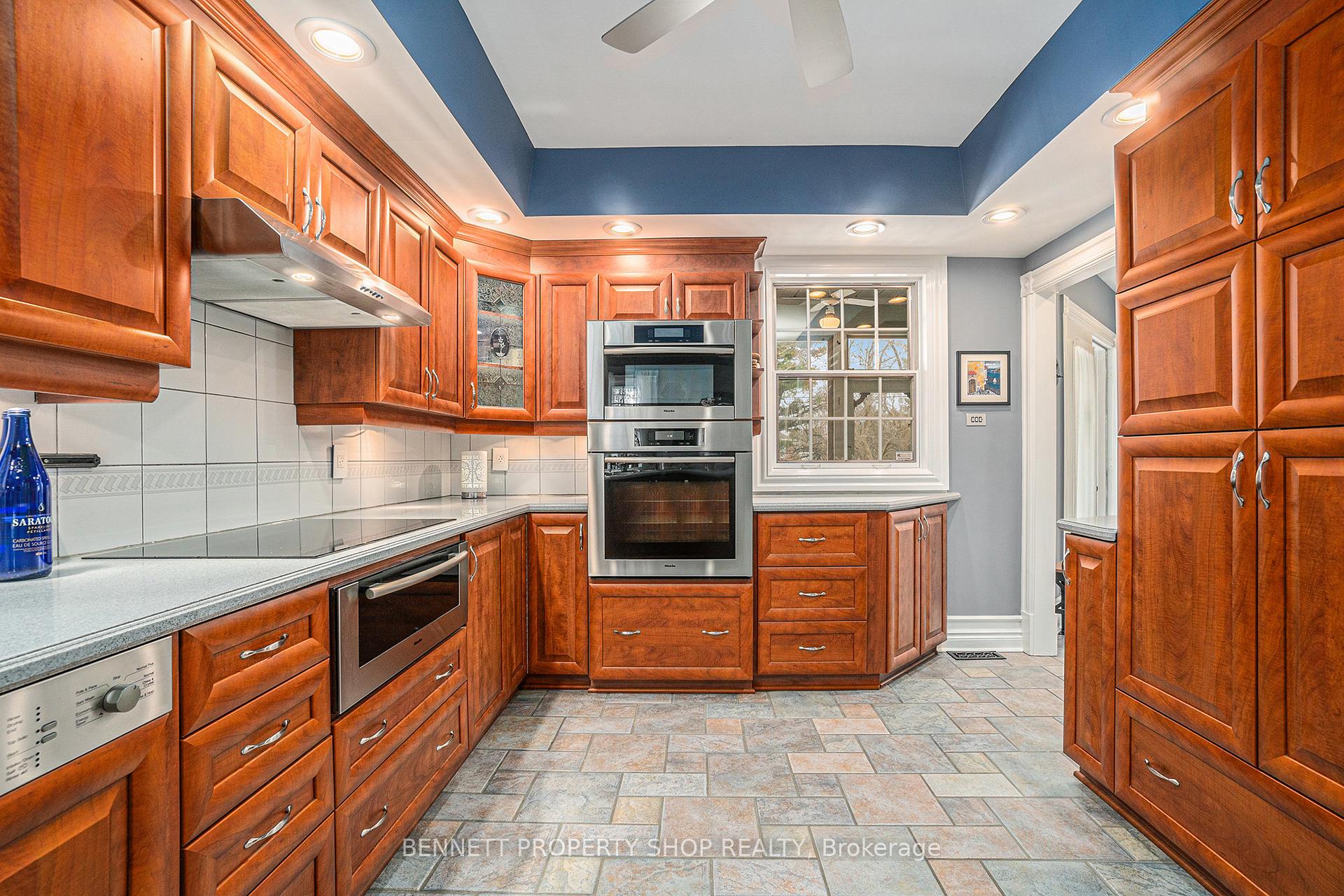 Photo 6 of 22 Ashwood Crescent, Ottawa, Meadowlands/Crestview — HOMEH