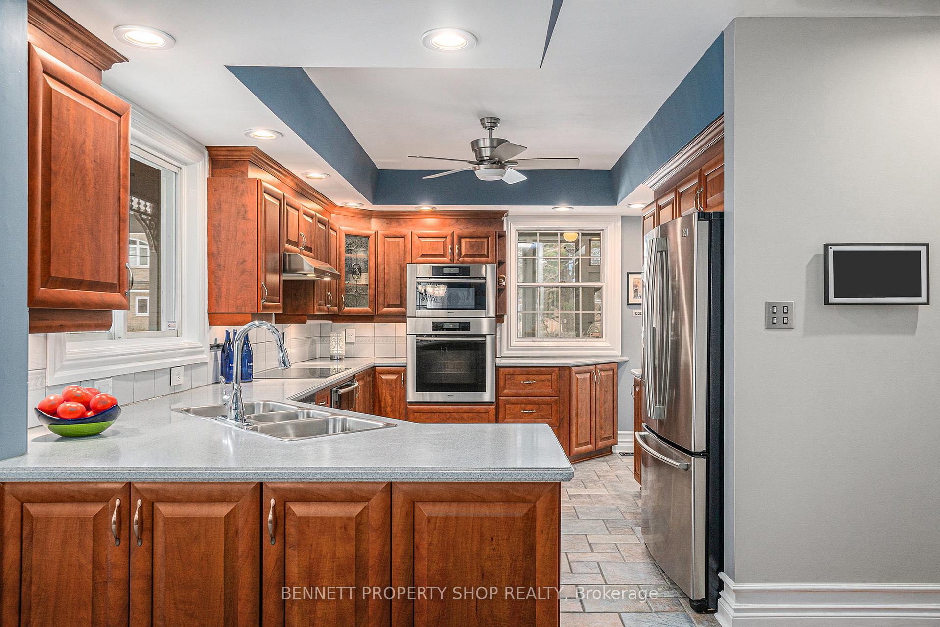 Photo 8 of 22 Ashwood Crescent, Ottawa, Meadowlands/Crestview — HOMEH
