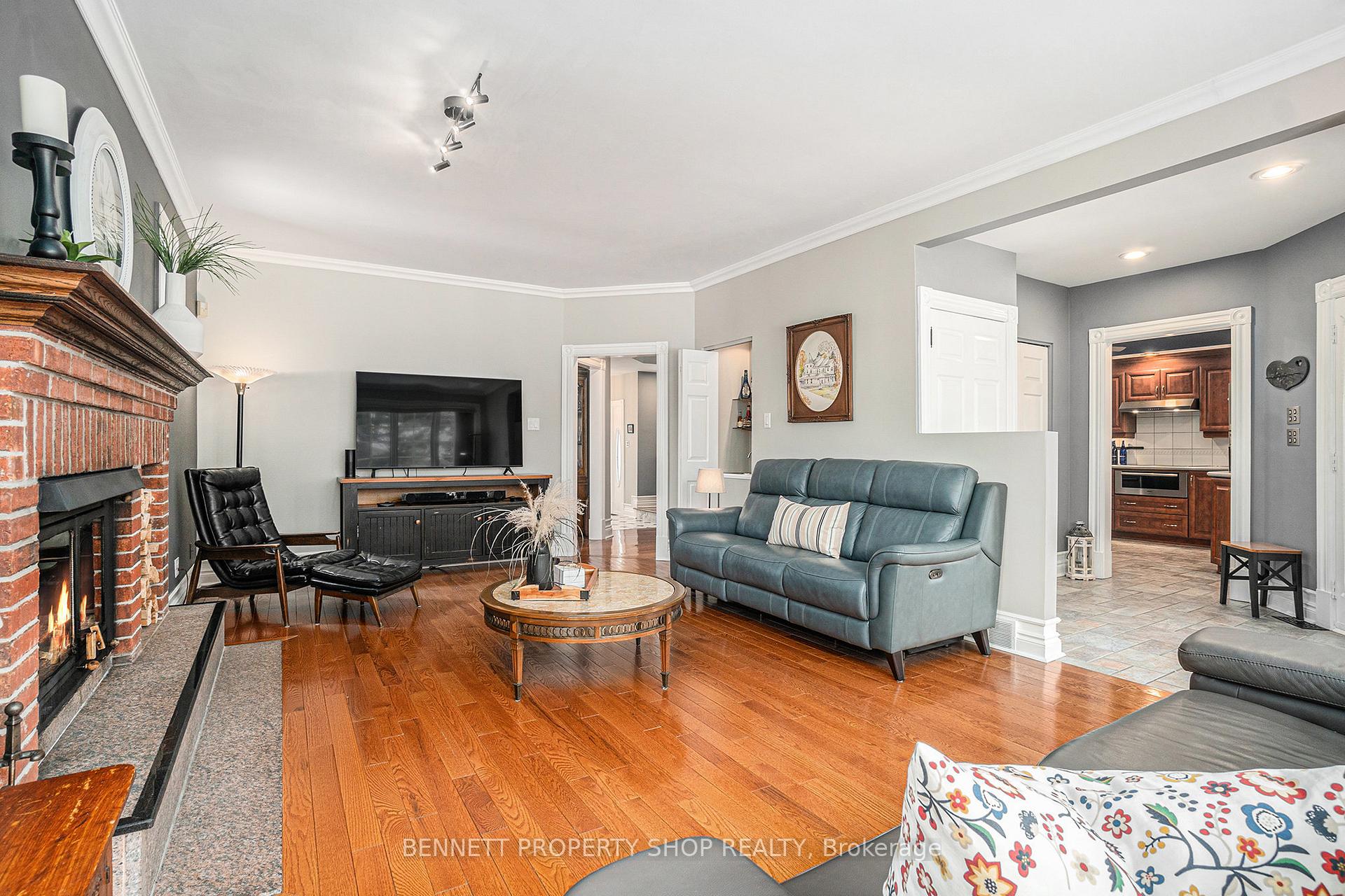 Photo 12 of 22 Ashwood Crescent, Ottawa, Meadowlands/Crestview — HOMEH