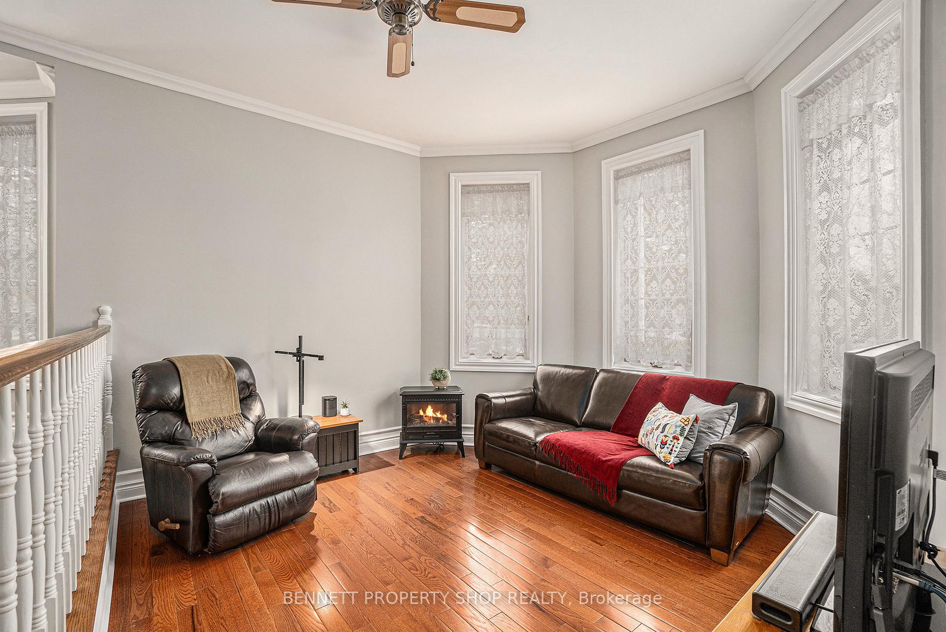 Photo 17 of 22 Ashwood Crescent, Ottawa, Meadowlands/Crestview — HOMEH