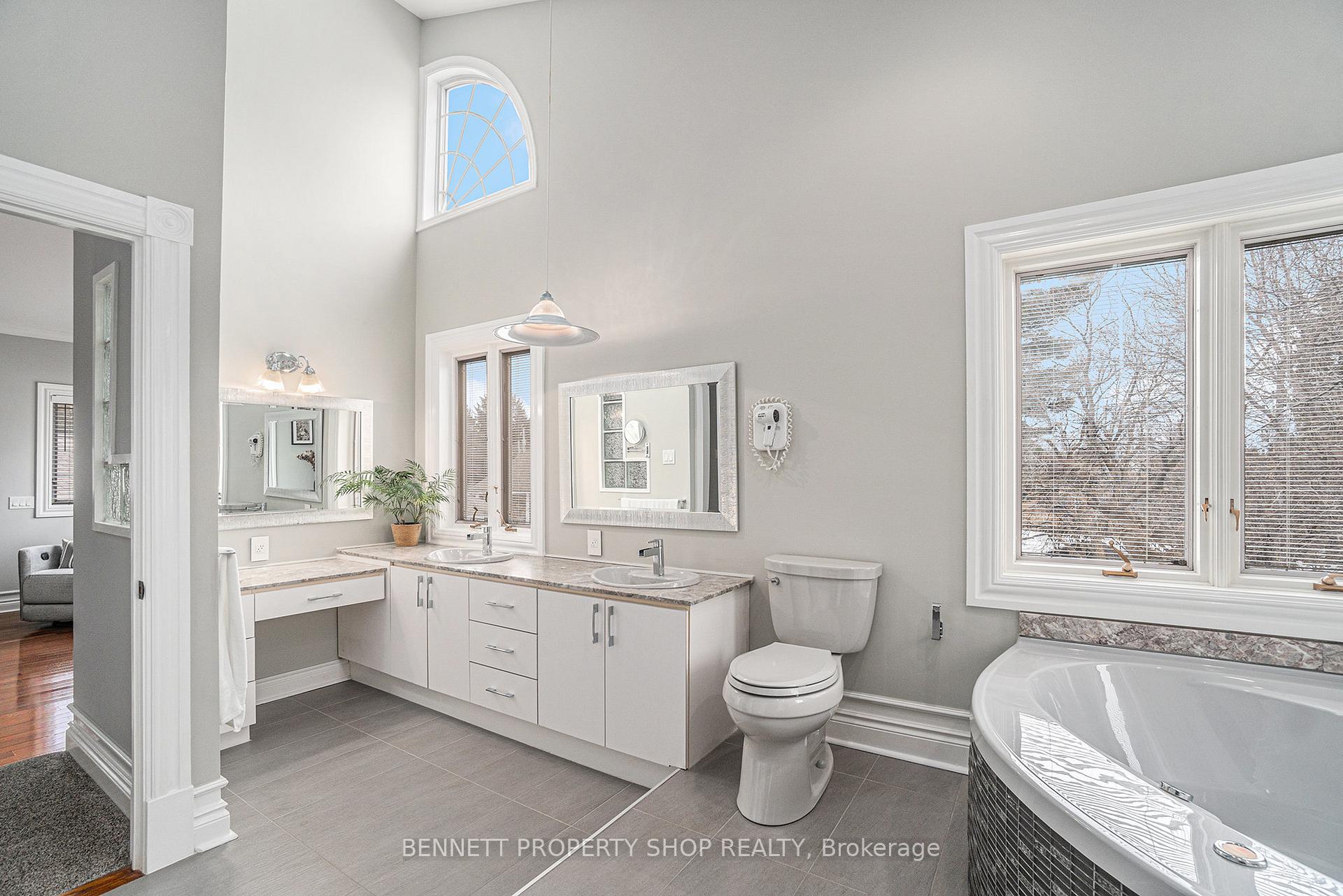 Photo 23 of 22 Ashwood Crescent, Ottawa, Meadowlands/Crestview — HOMEH