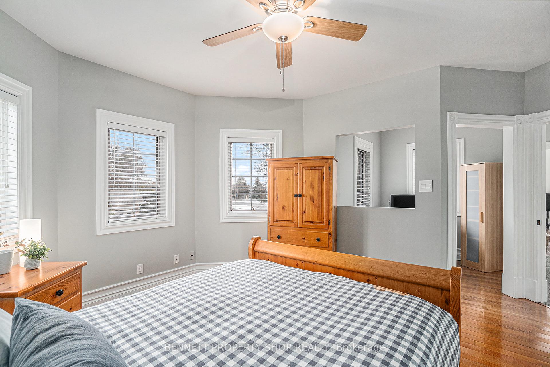Photo 25 of 22 Ashwood Crescent, Ottawa, Meadowlands/Crestview — HOMEH