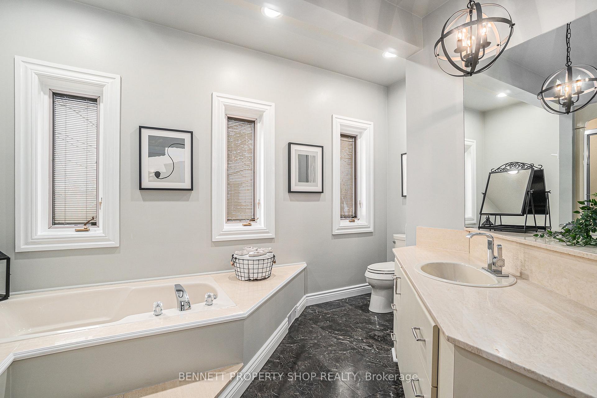 Photo 28 of 22 Ashwood Crescent, Ottawa, Meadowlands/Crestview — HOMEH