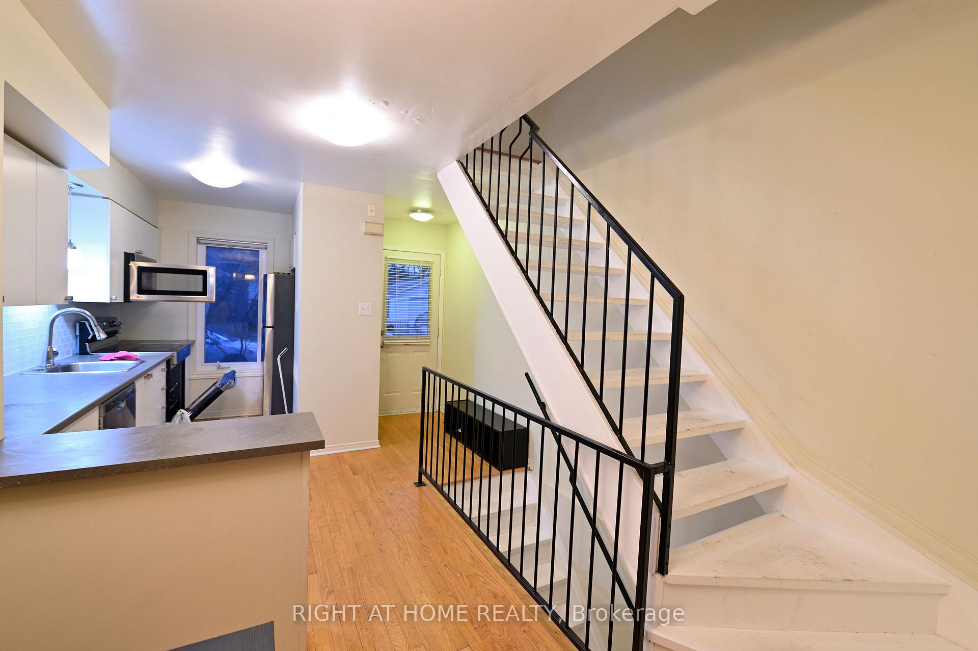 Photo 2 of Unit C, 90 Templeton Street, Ottawa, Sandy Hill — HOMEH