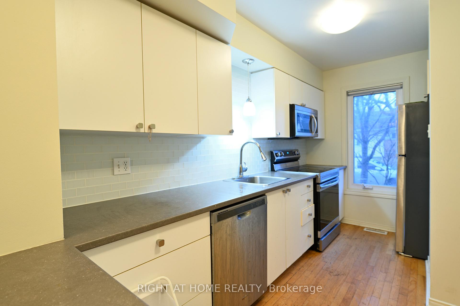 Photo 4 of Unit C, 90 Templeton Street, Ottawa, Sandy Hill — HOMEH