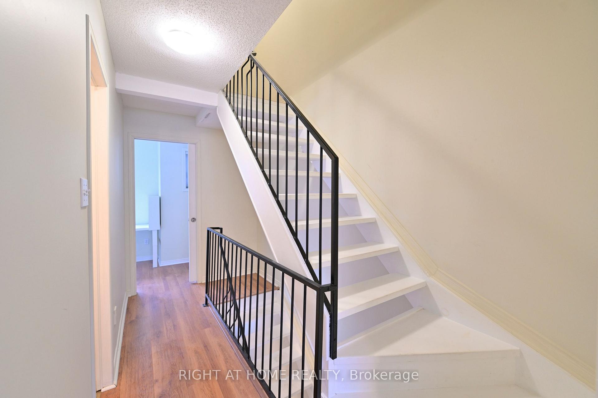 Photo 5 of Unit C, 90 Templeton Street, Ottawa, Sandy Hill — HOMEH
