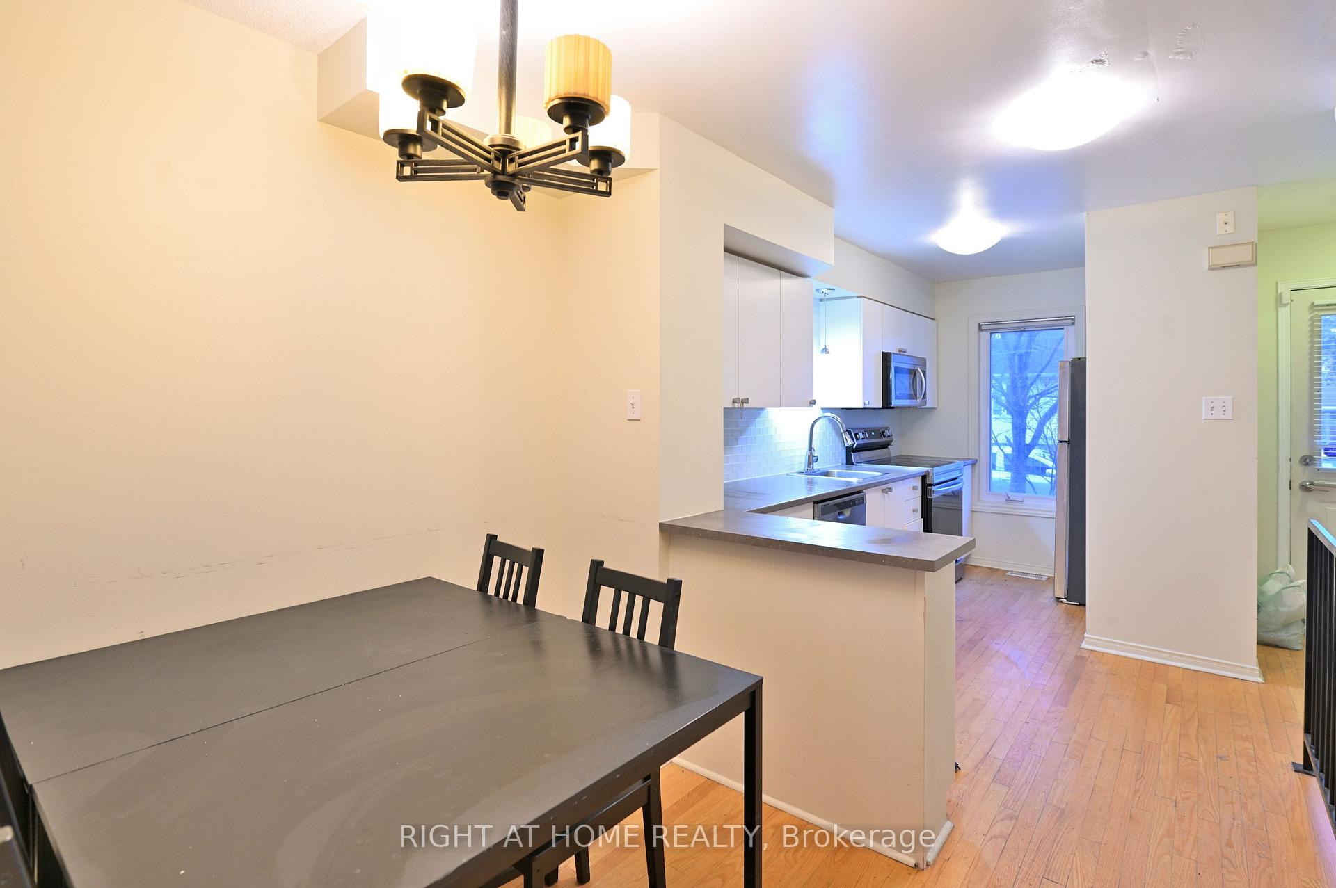 Photo 6 of Unit C, 90 Templeton Street, Ottawa, Sandy Hill — HOMEH