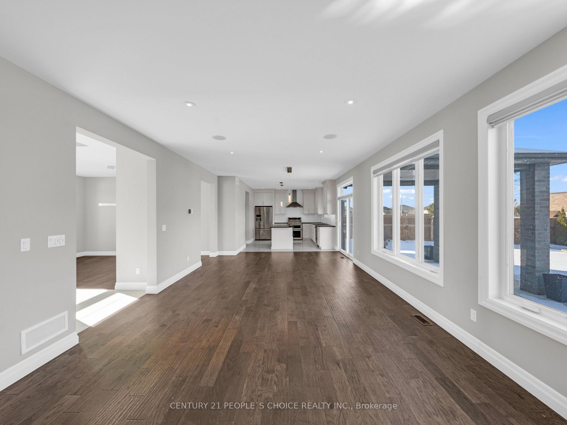 Photo 11 of 969 Westwood Drive, Lakeshore — HOMEH