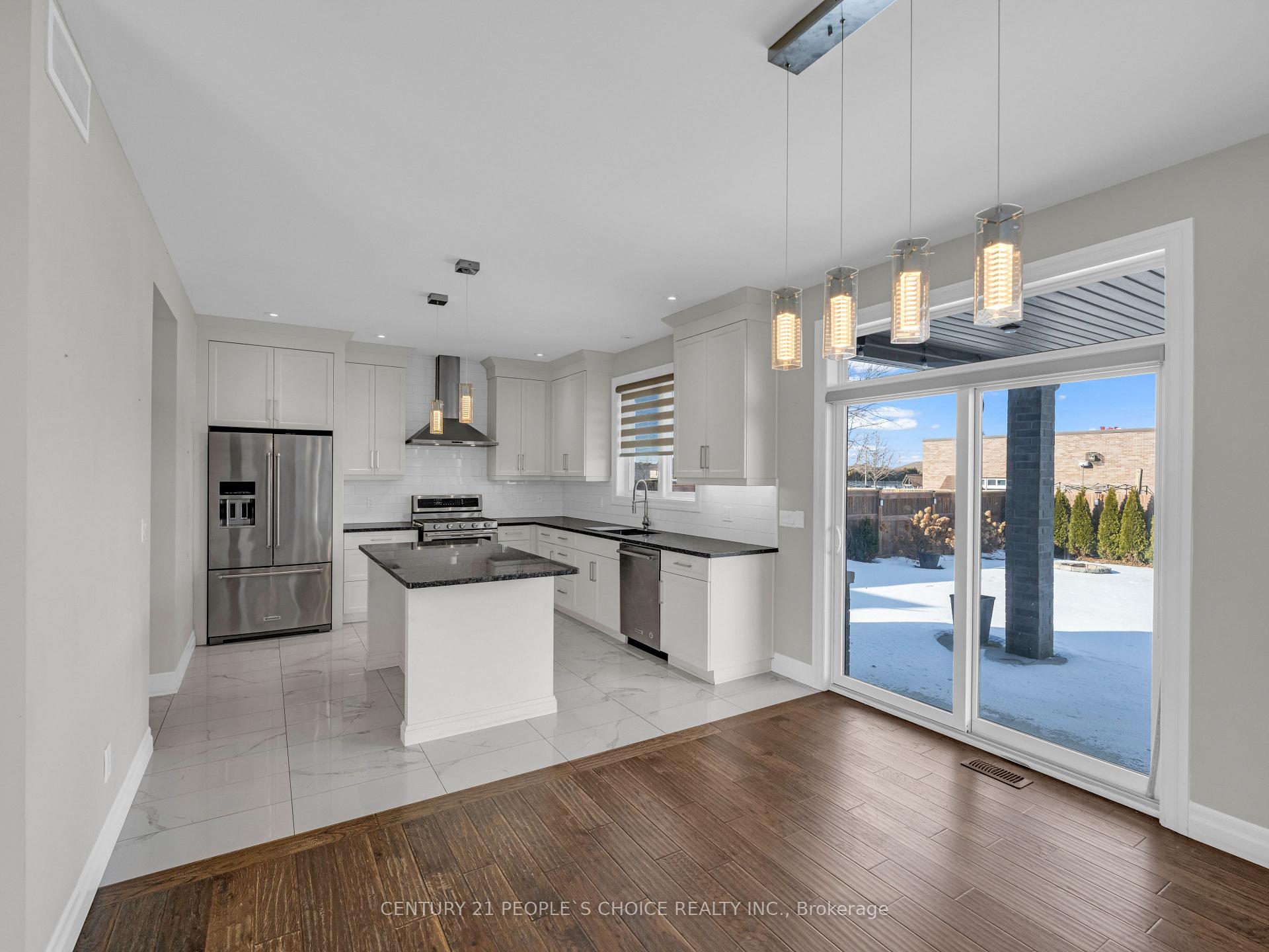 Photo 12 of 969 Westwood Drive, Lakeshore — HOMEH