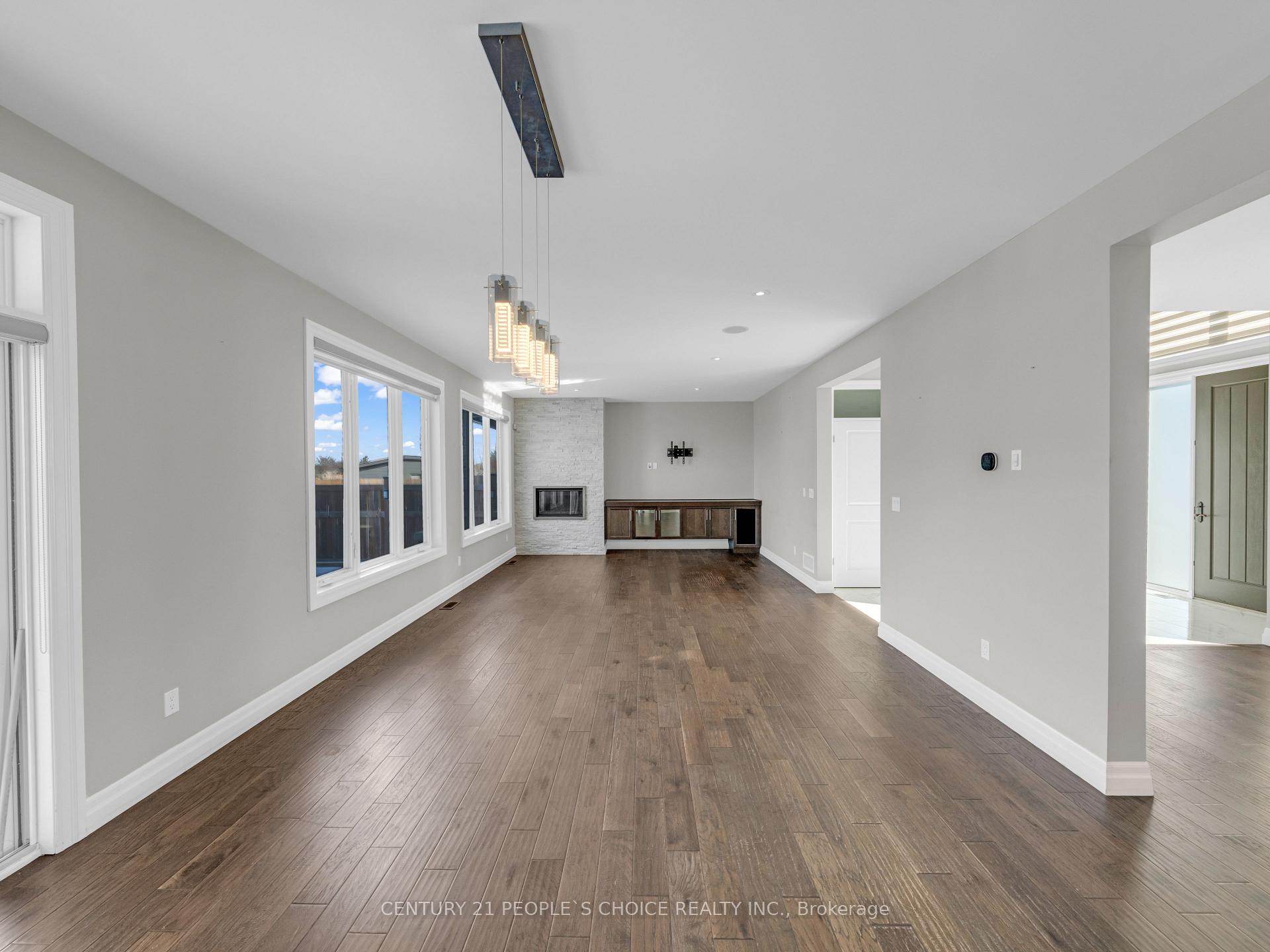 Photo 13 of 969 Westwood Drive, Lakeshore — HOMEH