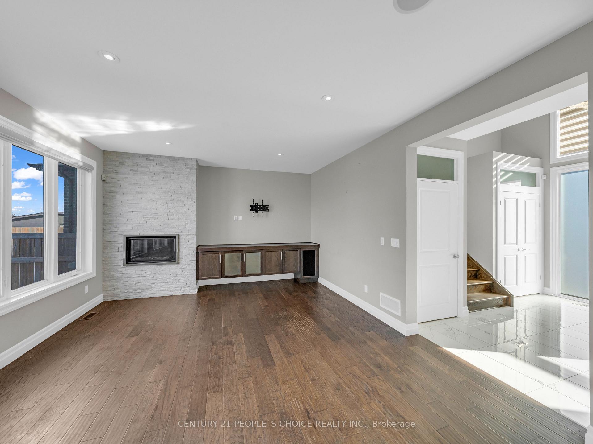 Photo 14 of 969 Westwood Drive, Lakeshore — HOMEH