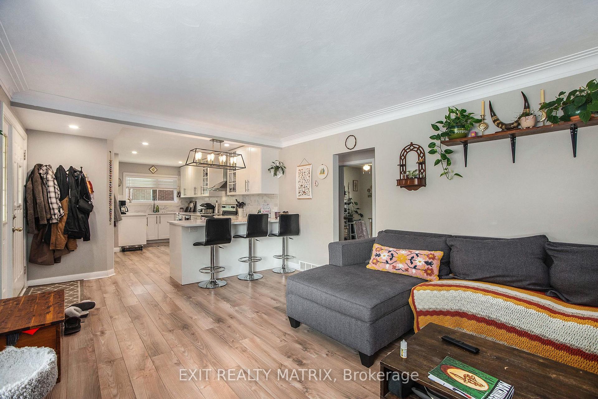 Photo 4 of 1303 Vancouver Avenue, Ottawa, Ellwood — HOMEH