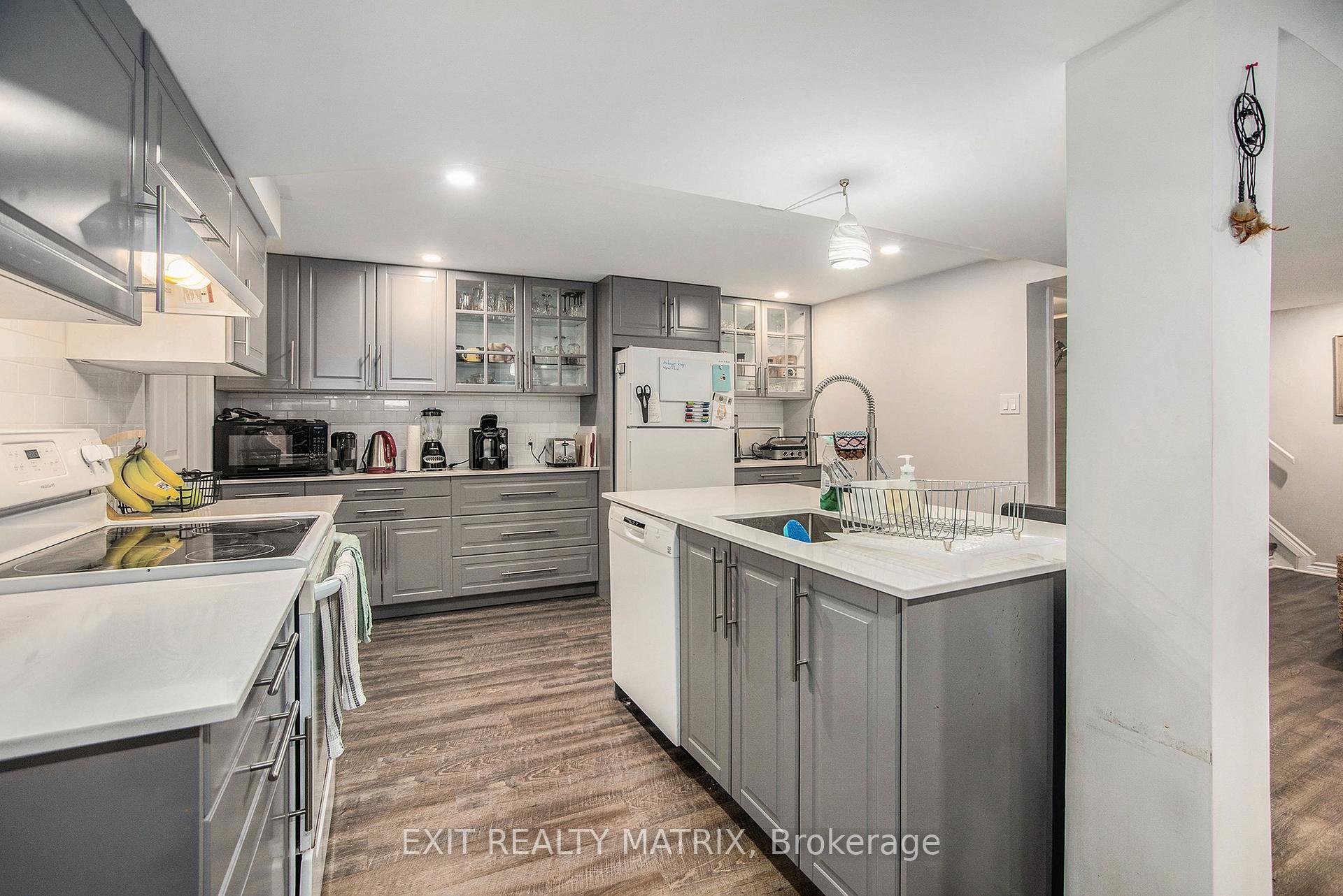Photo 18 of 1303 Vancouver Avenue, Ottawa, Ellwood — HOMEH