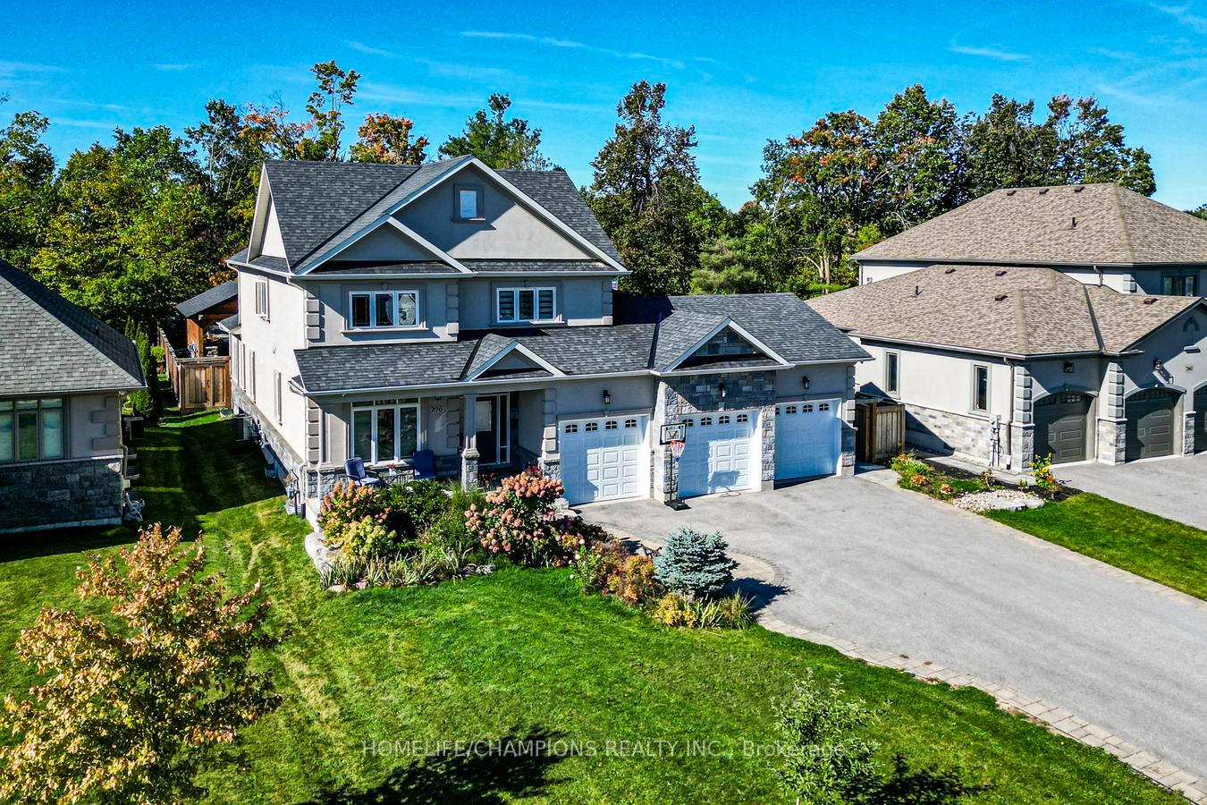 Front of 276 Sunnybrae Avenue