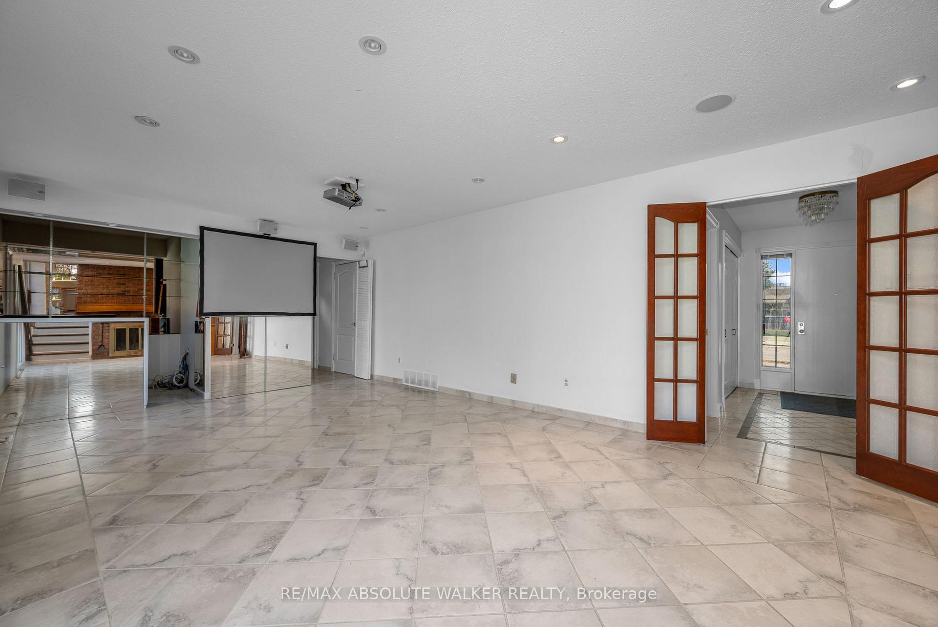 Photo 8 of 1017 Plante Drive, Ottawa, Hunt Club/Western Community — HOMEH