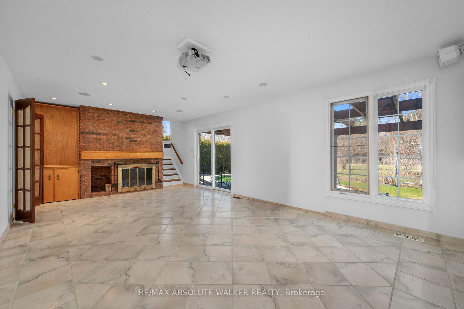 Photo 9 of 1017 Plante Drive, Ottawa, Hunt Club/Western Community — HOMEH