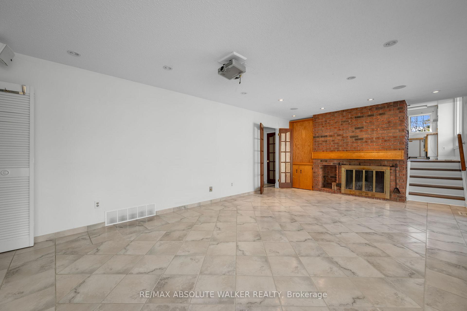 Photo 10 of 1017 Plante Drive, Ottawa, Hunt Club/Western Community — HOMEH