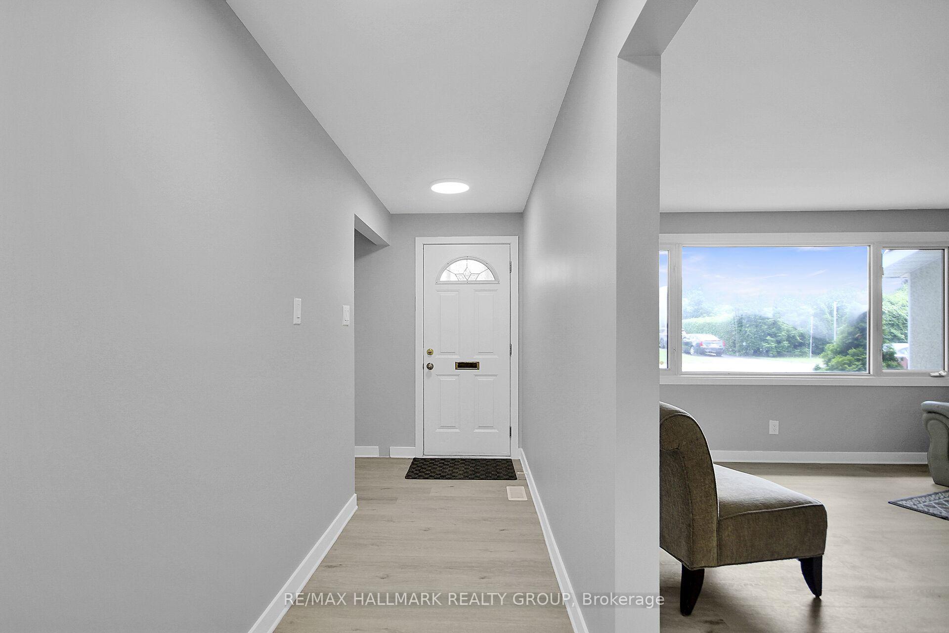 Photo 3 of 147 David Drive, Ottawa, Meadowlands/St. Claire Gardens — HOMEH