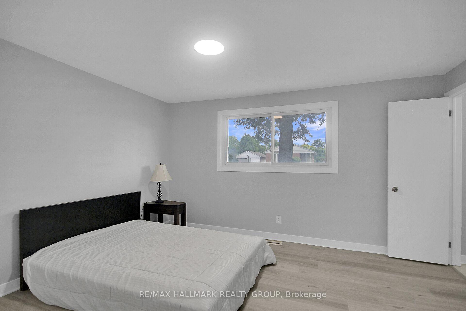 Photo 12 of 147 David Drive, Ottawa, Meadowlands/St. Claire Gardens — HOMEH