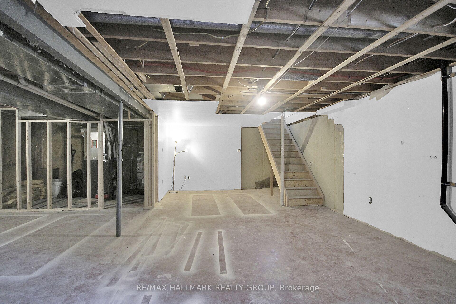 Photo 23 of 147 David Drive, Ottawa, Meadowlands/St. Claire Gardens — HOMEH