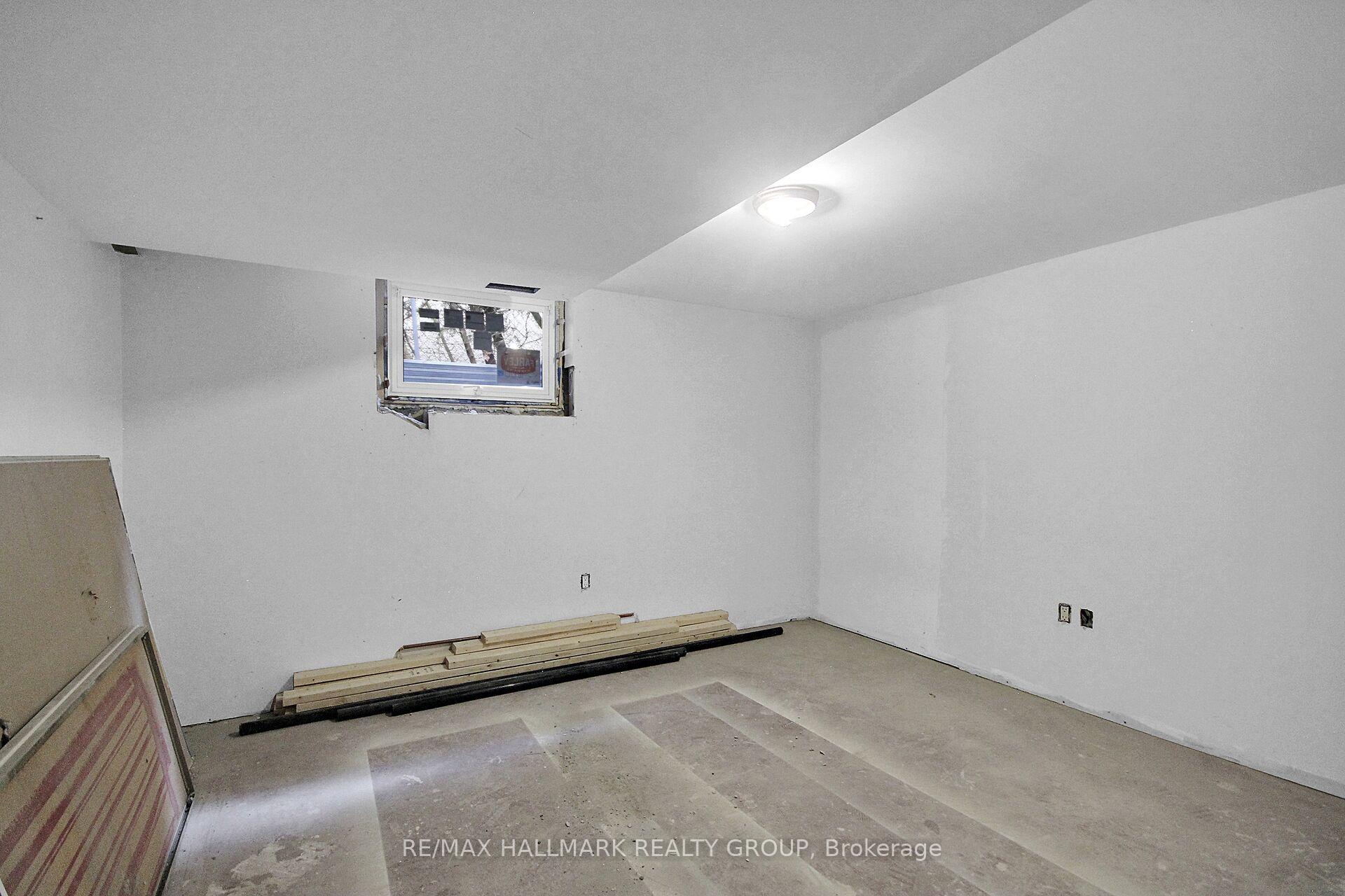 Photo 26 of 147 David Drive, Ottawa, Meadowlands/St. Claire Gardens — HOMEH