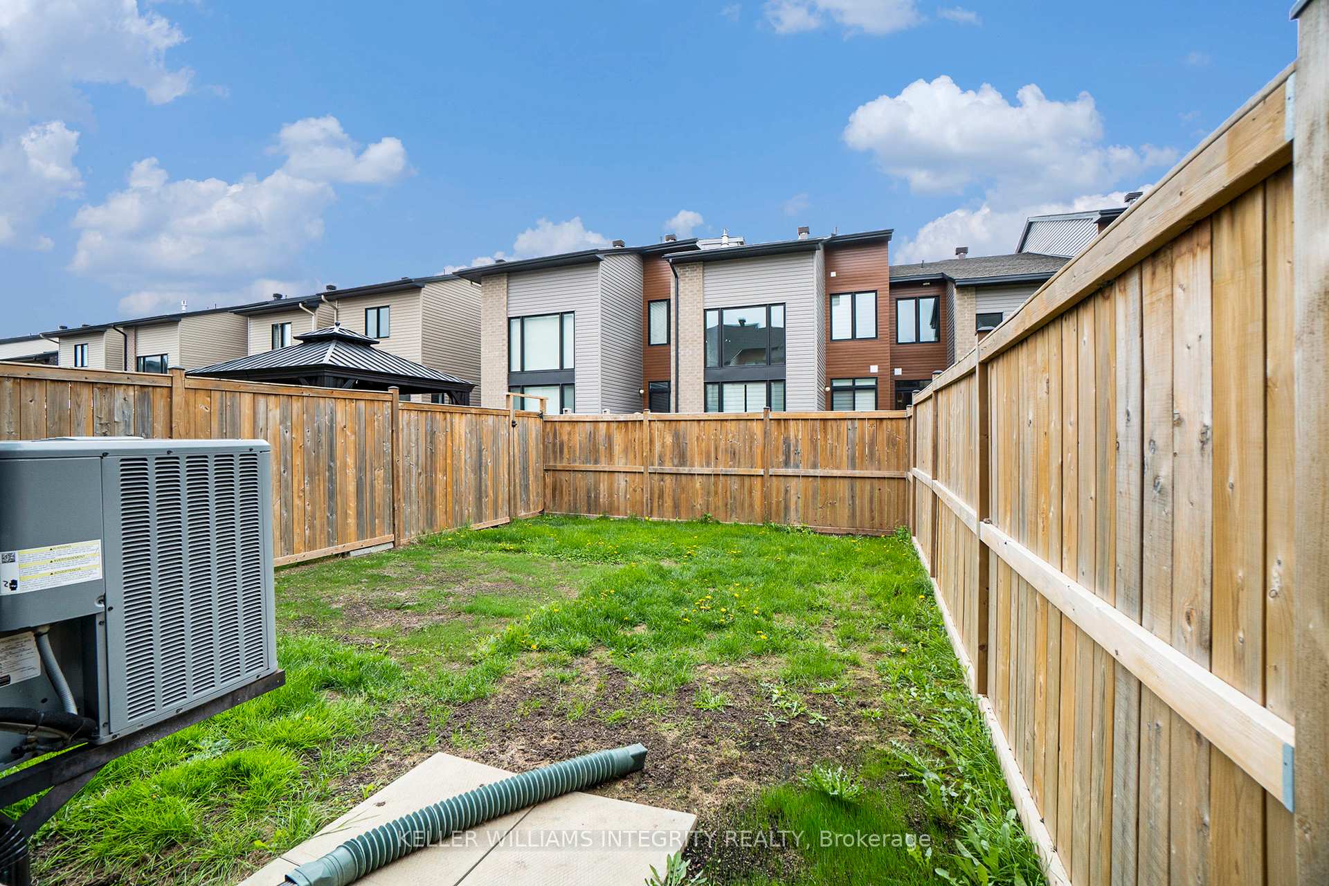 Photo 30 of 458 Trident Mews, Ottawa, Leitrim — HOMEH