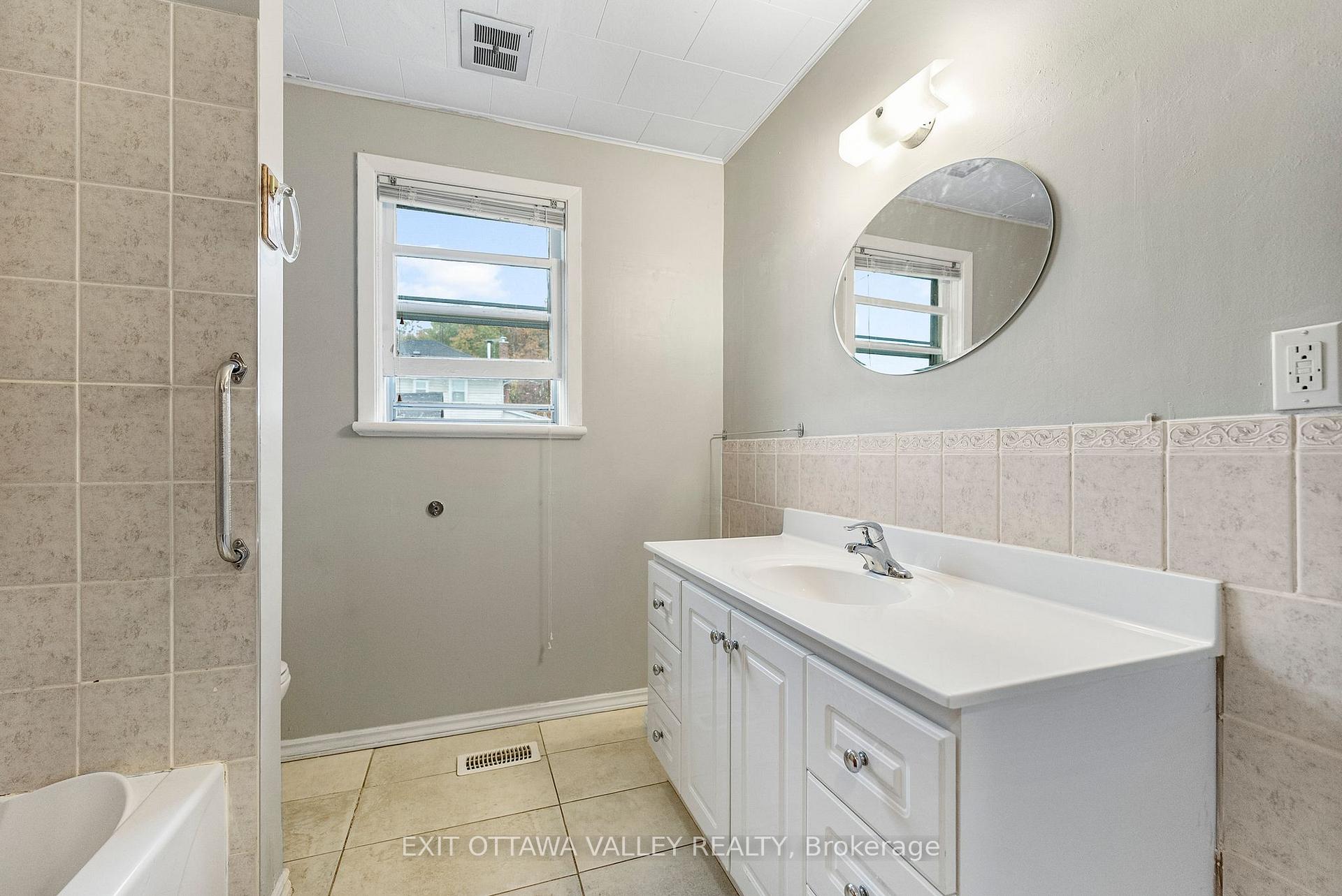 Photo 20 of 48 Needham Street, Madawaska Valley, Madawaska Valley — HOMEH