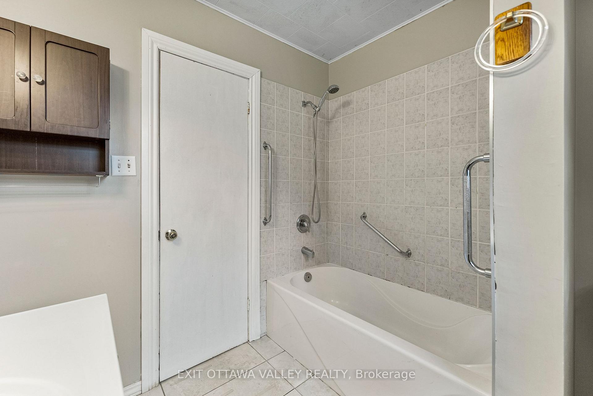 Photo 21 of 48 Needham Street, Madawaska Valley, Madawaska Valley — HOMEH